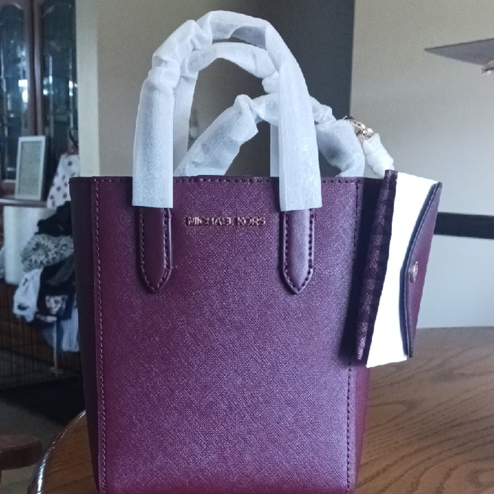 Michael Kors, Vincent Extra-Small Saffiano Leather Crossbody Burgundy Bag